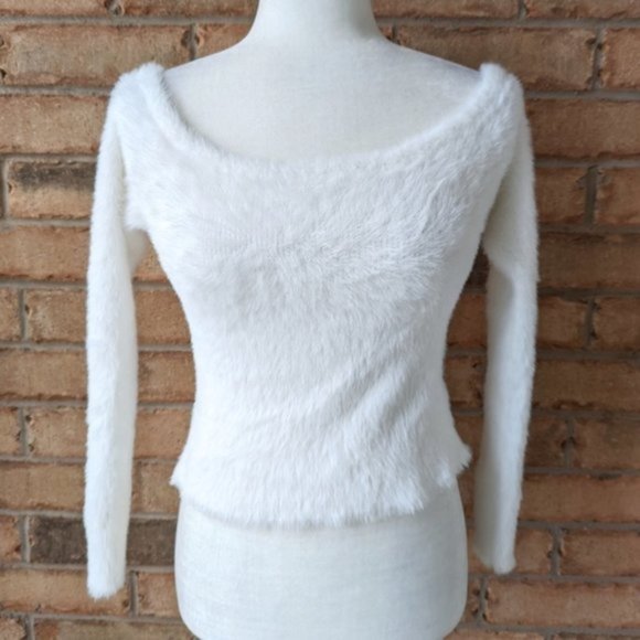 White fuzzy off the shoulder 3/4 sleeve top - Picture 1 of 4